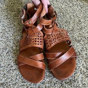 bed stu capriana sandals